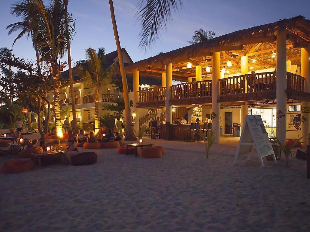 Ocean Vida Beach And Dive Resort Логон Экстерьер фото