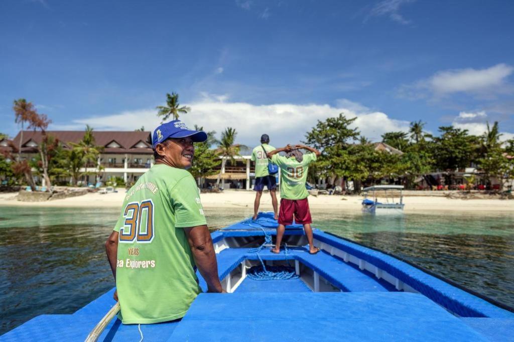 Ocean Vida Beach And Dive Resort Логон Экстерьер фото